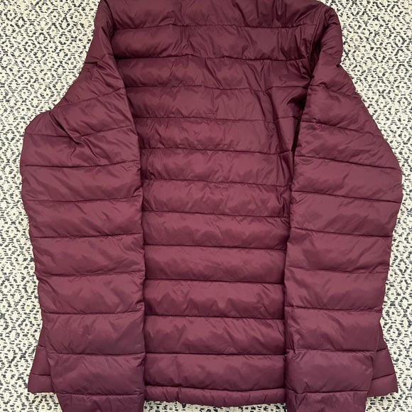 Amazon Essentials Women's, Red/Burgundy Lightweight, Long-Sleeve, Medium - Picture 4 of 9